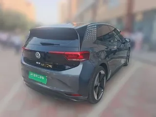 Volkswagen ID.3 2023 купить из Китая, цена 1 871 000 ₽ — Suifenhe Auto