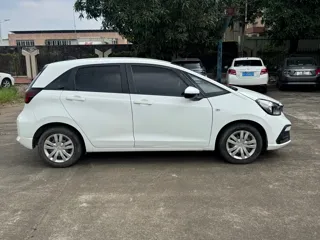 Honda Fit 2023 купить из Китая, цена 1 157 000 ₽ — Suifenhe Auto