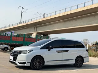Honda Elysion 2024 купить из Китая, цена 5 166 000 ₽ — Suifenhe Auto