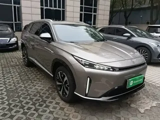 Roewe D5X DMH 2024 купить из Китая, цена 2 795 000 ₽ — Suifenhe Auto