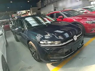Volkswagen Magotan 2024 купить из Китая, цена 4 594 000 ₽ — Suifenhe Auto