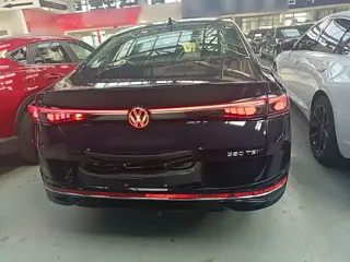 Volkswagen Magotan 2024 купить из Китая, цена 4 594 000 ₽ — Suifenhe Auto