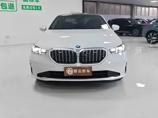 BMW 5-Series 2025 купить из Китая, цена 6 664 000 ₽ — Suifenhe Auto