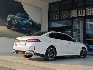 BMW 5-Series 2024 купить из Китая, цена 6 287 000 ₽ — Suifenhe Auto