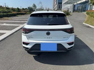 Volkswagen T-Roc 2024 купить из Китая, цена 1 723 000 ₽ — Suifenhe Auto