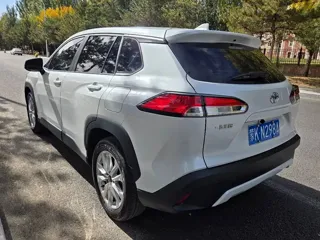 Toyota Corolla Cross 2024 купить из Китая, цена 2 722 000 ₽ — Suifenhe Auto