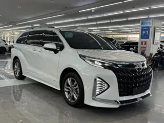 Toyota SIENNA 2025 купить из Китая, цена 7 900 000 ₽ — Suifenhe Auto