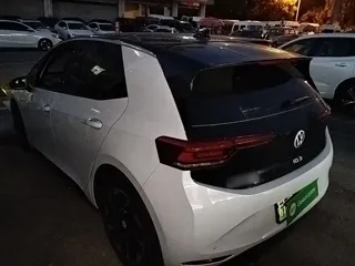 Volkswagen ID.3 2024 купить из Китая, цена 2 003 000 ₽ — Suifenhe Auto