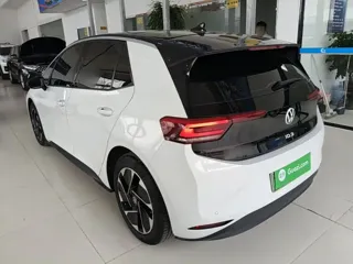 Volkswagen ID.3 2024 купить из Китая, цена 2 071 000 ₽ — Suifenhe Auto
