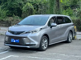 Toyota SIENNA 2024 купить из Китая, цена 7 135 000 ₽ — Suifenhe Auto