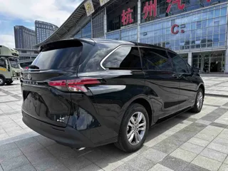 Toyota SIENNA 2025 купить из Китая, цена 7 674 000 ₽ — Suifenhe Auto