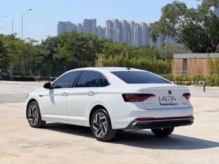 Volkswagen Sagitar 2025 купить из Китая, цена 3 084 000 ₽ — Suifenhe Auto
