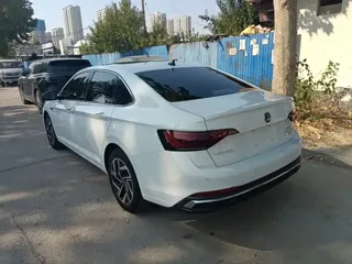 Volkswagen Sagitar 2025 купить из Китая, цена 3 101 000 ₽ — Suifenhe Auto