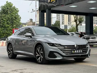 Volkswagen CC 2025 купить из Китая, цена 4 136 000 ₽ — Suifenhe Auto