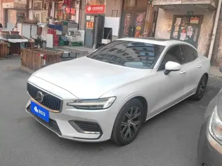 Volvo S60 2026 купить из Китая, цена 4 190 000 ₽ — Suifenhe Auto
